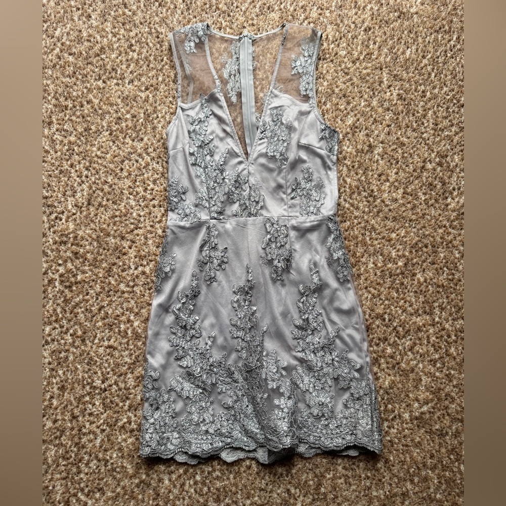 Tobi Women's Lace Cutout Sleeveless Dress V-neck Above Knee Sz Small